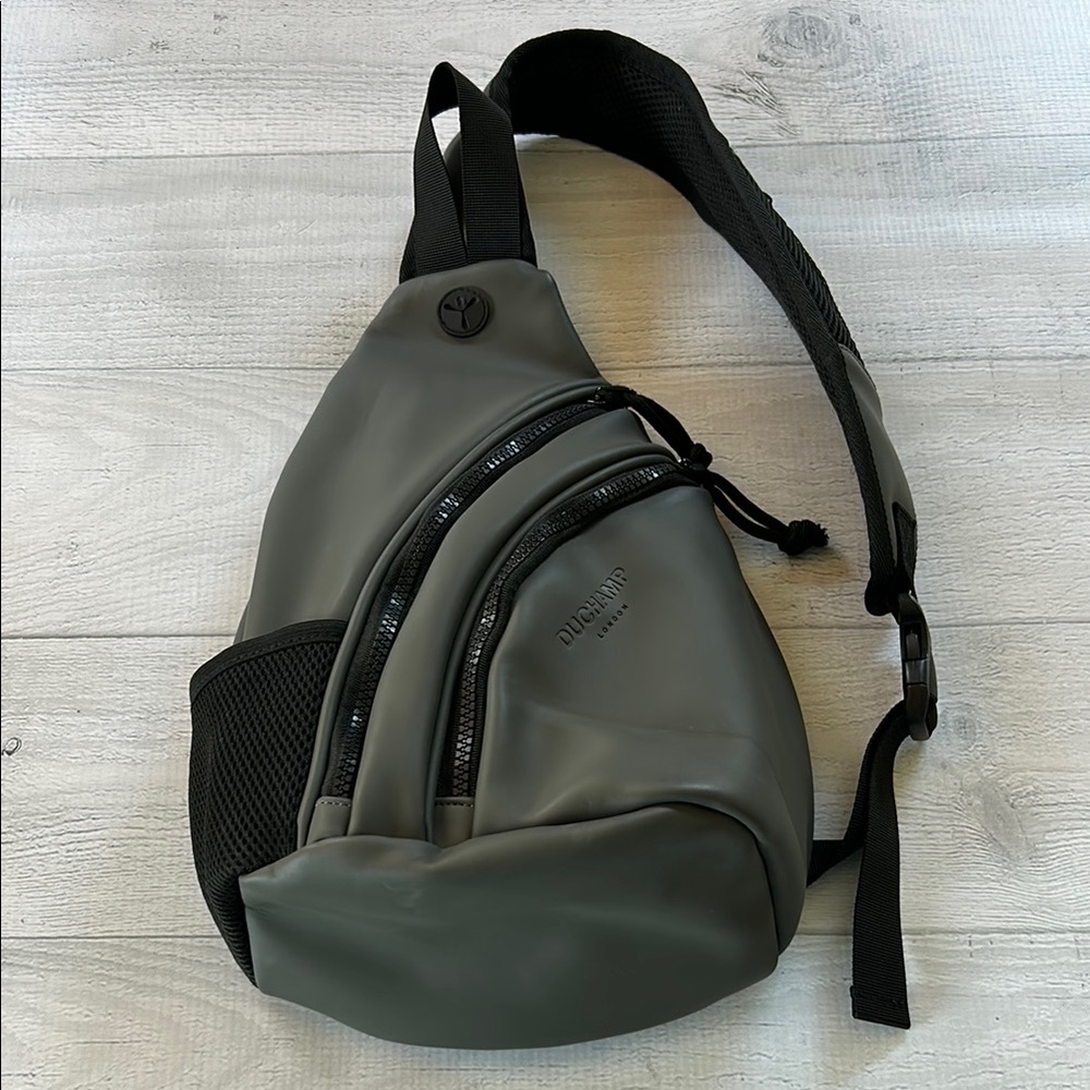 Duchamp London Sling Crossbody Bag Backpack Great Black‎